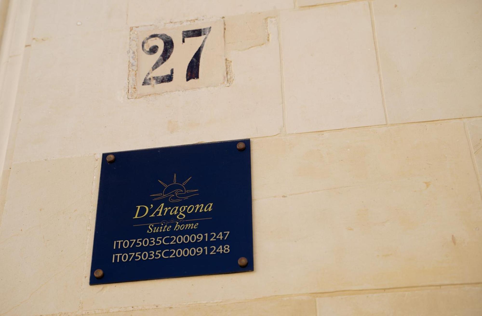 Suite Home D'Aragona เลชเช ภายนอก รูปภาพ