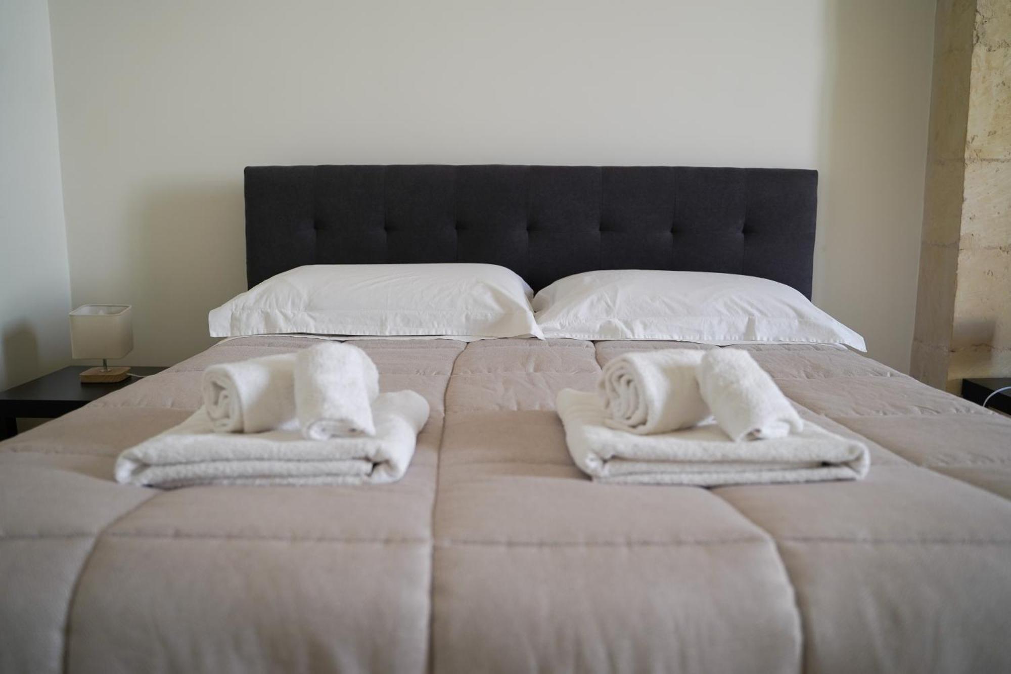Suite Home D'Aragona เลชเช ภายนอก รูปภาพ